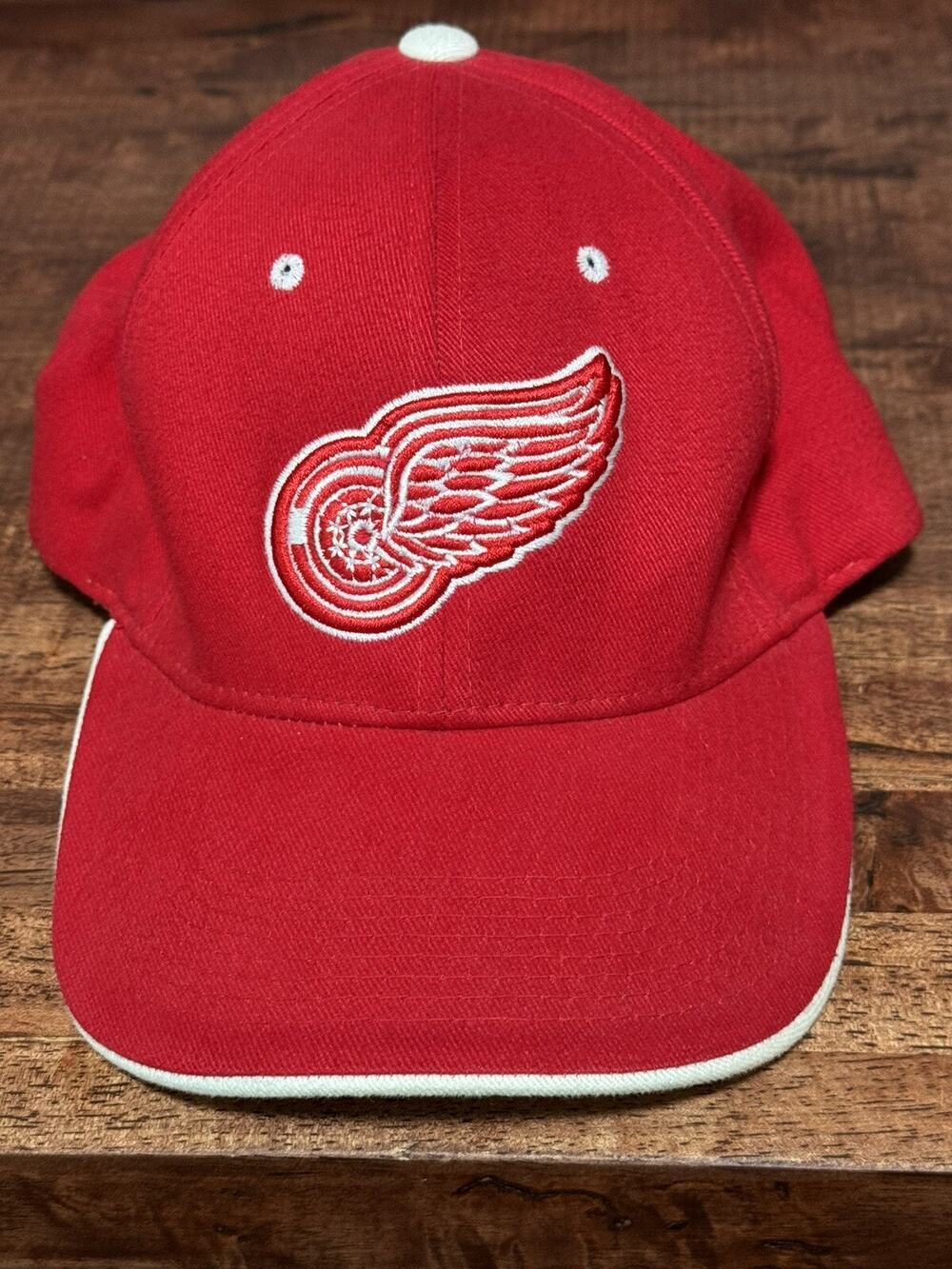 Detroit Red Wings Twins Enterprises Strap Back Hat Mens Red Logo